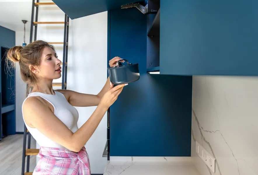 Czy modułowe meble kuchenne zapewniają taką samą ergonomię jak zabudowa na wymiar?